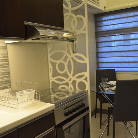 Eton Parkview Apartment Makati City Екстериор снимка