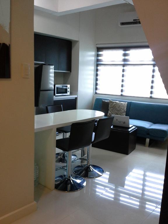Eton Parkview Apartment Makati City Екстериор снимка