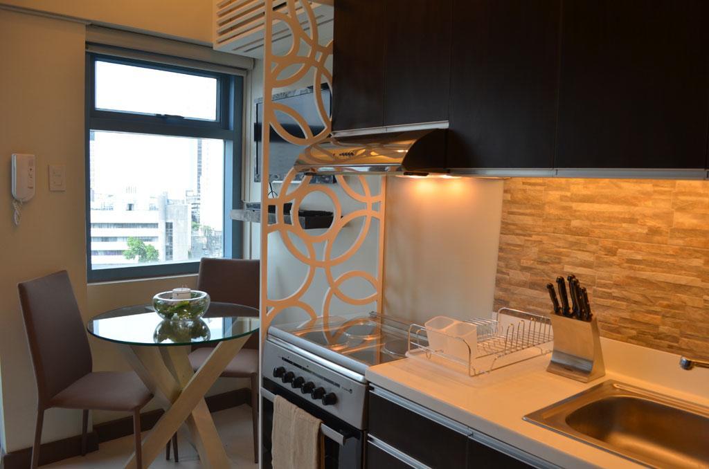 Eton Parkview Apartment Makati City Екстериор снимка