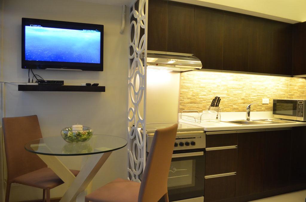 Eton Parkview Apartment Makati City Екстериор снимка