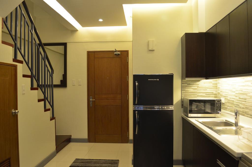 Eton Parkview Apartment Makati City Екстериор снимка